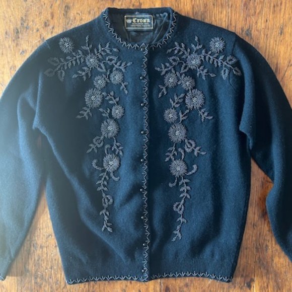 Vintage 50s Sweaters - Beautiful Vintage Lined 100% Lambswool Cardigan Sweater
